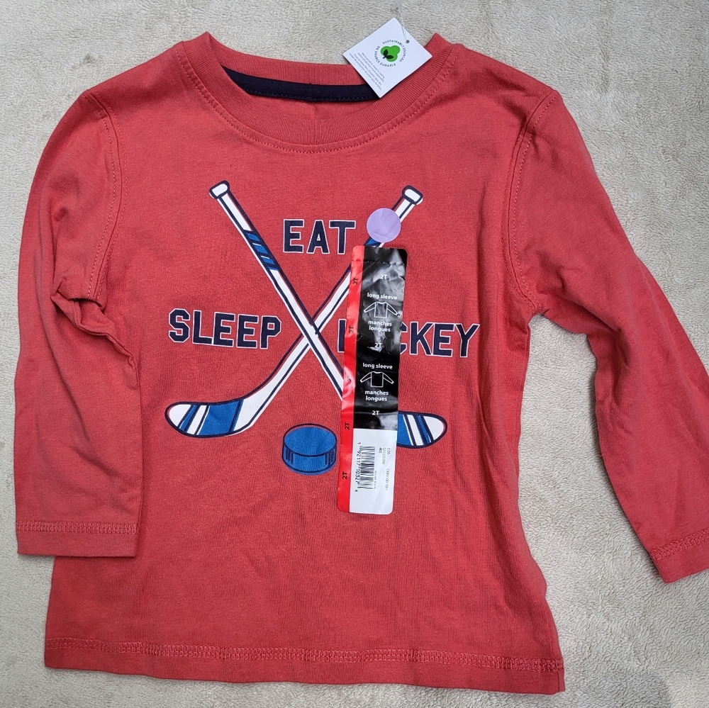🚨3/$10 NWT "EAT SLEEP HOCKEY" Graphic Tee